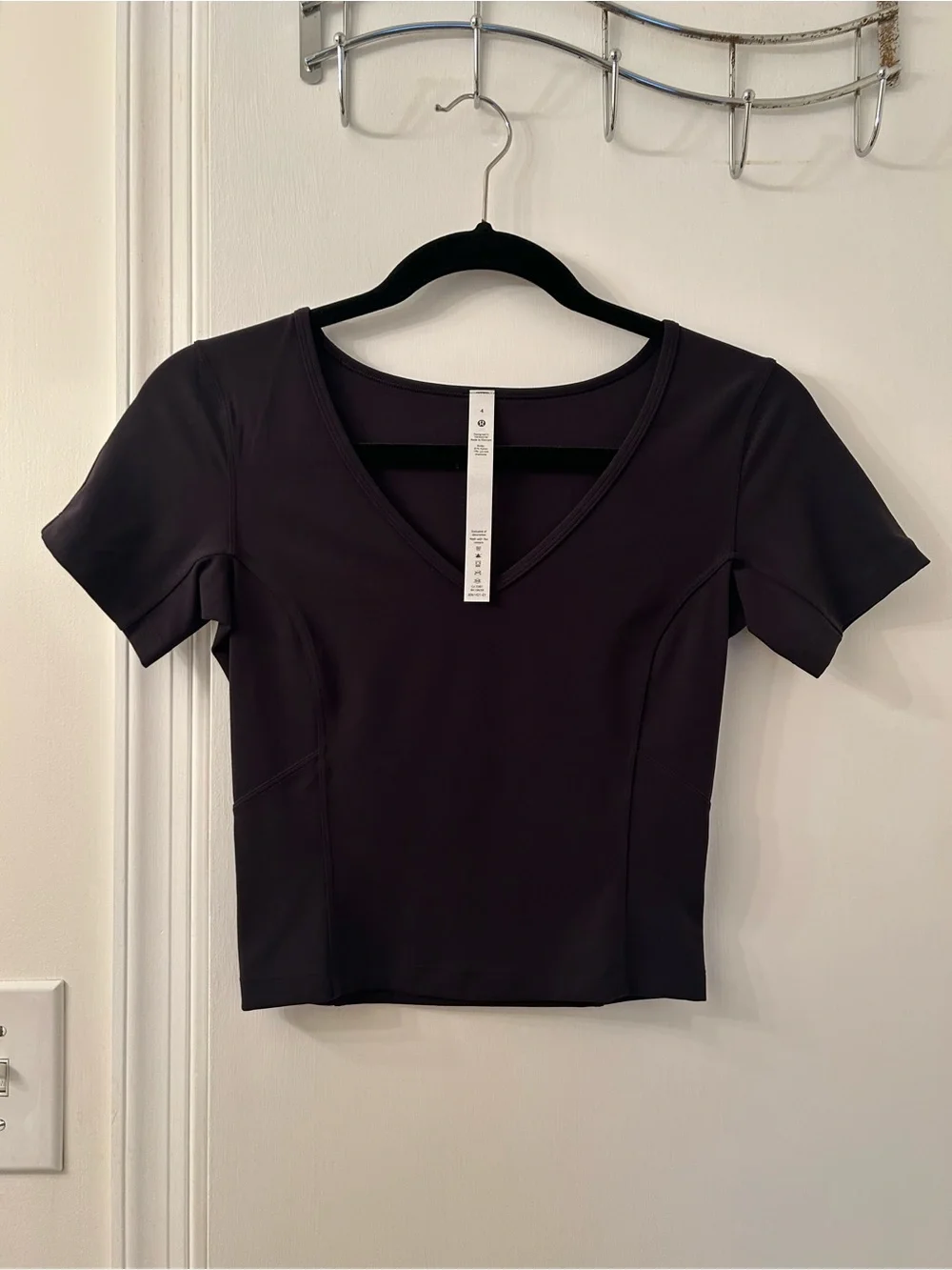 Lululemon - Nulu cropped slim short sleeve